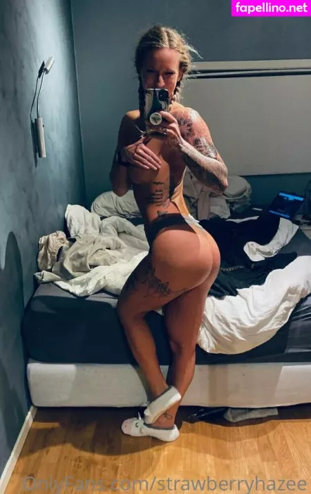 Strawberryhazee OnlyFans Thumbnail #QJnjpKa38M