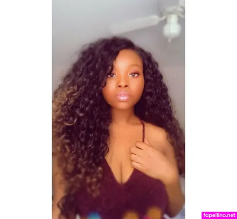 Strawberryshantel OnlyFans Thumbnail #1TGFp1sKJI