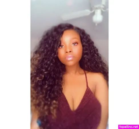 Strawberryshantel OnlyFans Thumbnail #T1CB70Nspb