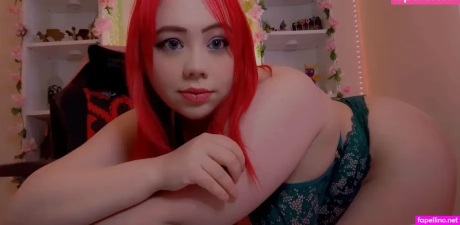 Strawbkitsune Main Profile Photo