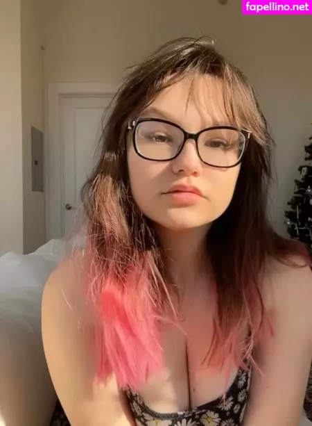 Strawbre OnlyFans Thumbnail #N3JztXd80B