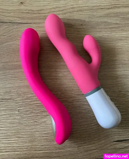 Strawbussycat OnlyFans Thumbnail #zhFddcHVnv