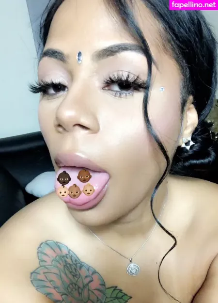 Strella Katt OnlyFans Thumbnail #DP6wbEAOWv