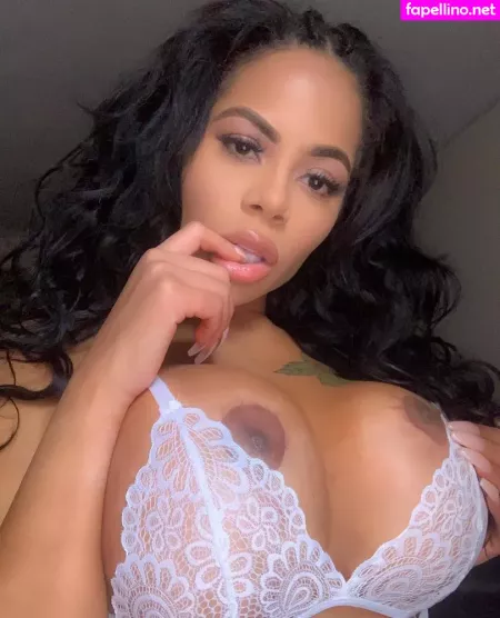 Strellakat OnlyFans Thumbnail #c0sZfdH1Ol