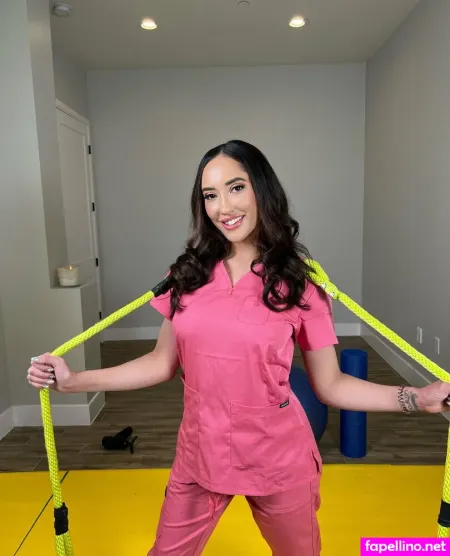 Stretchmistress OnlyFans Thumbnail #Y2DJiU2Hib