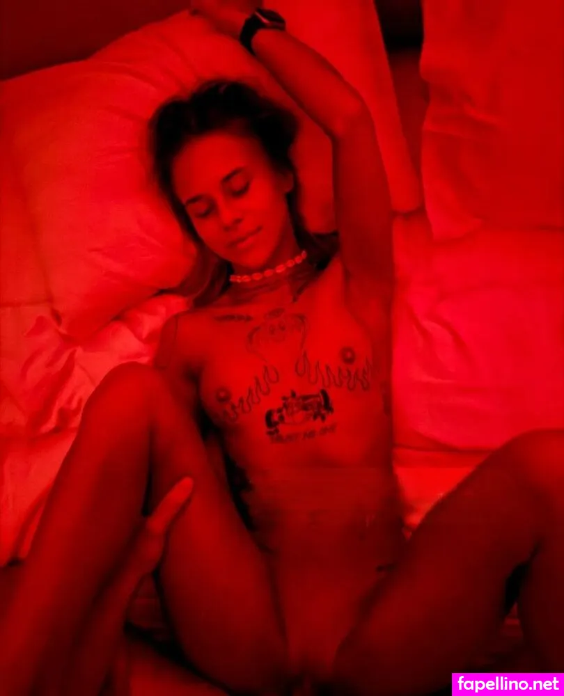 Polet, lucysunshinefree, stretchyholly Nude Leaked OnlyFans Photo #VD430KfzeY