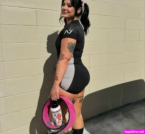 Strong And Curvy Women OnlyFans Thumbnail #lMlJJDmmWy