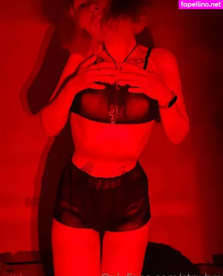 Strwbrr OnlyFans Thumbnail #f25sJ6iAya