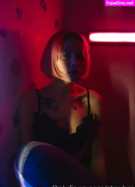 Strwbrr OnlyFans Thumbnail #mBzX8H6eco