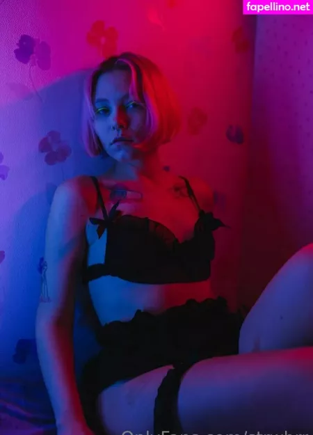 Strwbrr OnlyFans Thumbnail #qCI6ighKVv