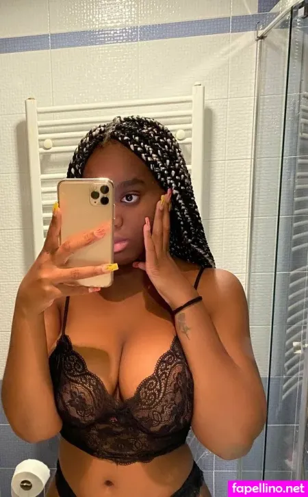 Studyniky OnlyFans Thumbnail #bwQAArMFQh