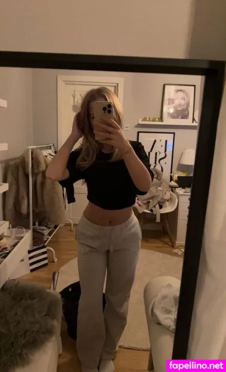 Styvdottern OnlyFans Thumbnail #xHVln1FNw0