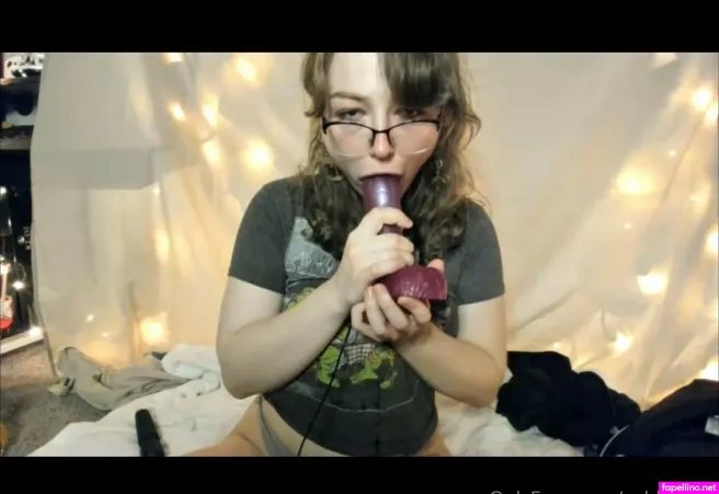 Subbutton OnlyFans Thumbnail #QmvyhYNH3T