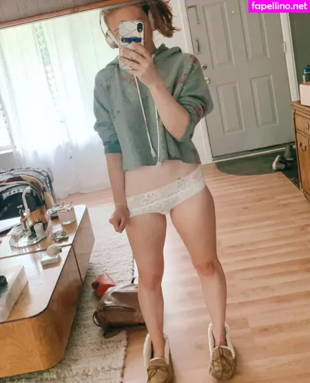 Submissive Gigi OnlyFans Thumbnail #69Y7DsrGEk