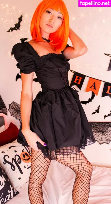 Submit2sofie OnlyFans Thumbnail #5k2YwAu5jD