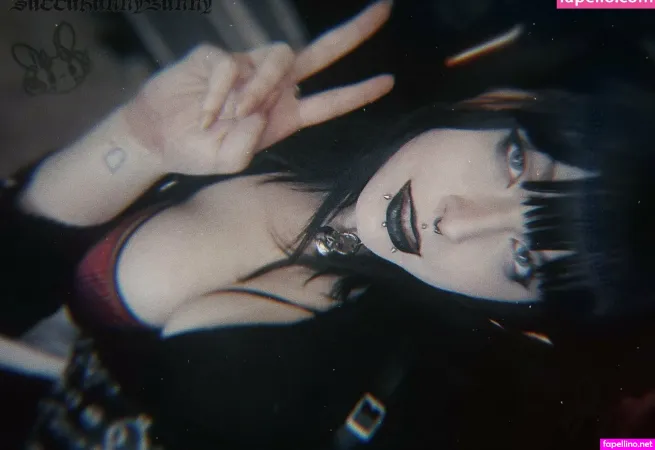 Succuhunnybunny 1 OnlyFans Thumbnail #3x37dVRf93