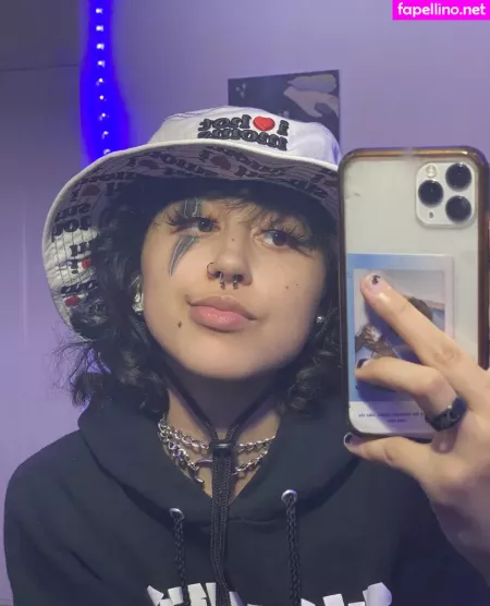 Suedmza OnlyFans Thumbnail #uOgvtMpsWx