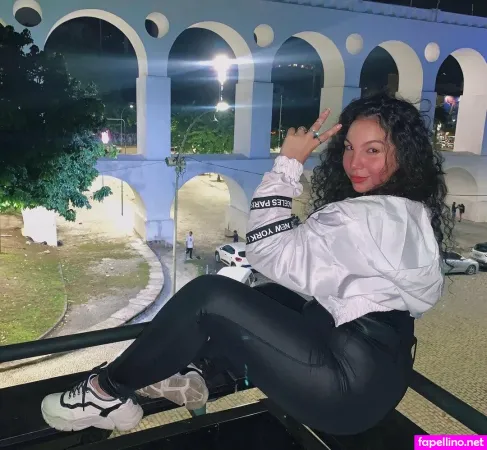 Suellen Pontes OnlyFans Thumbnail #dydDj6zq1c