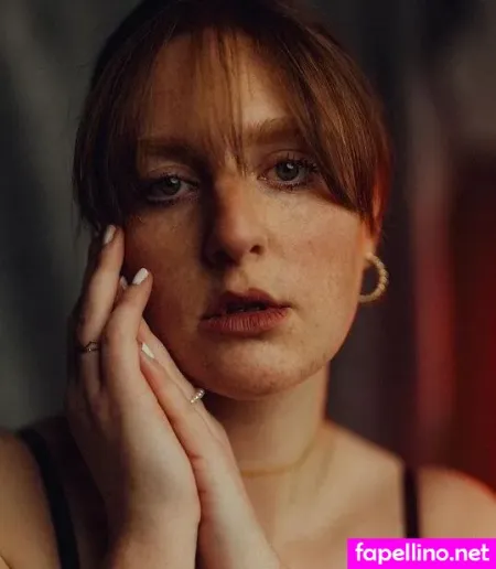 Suesses Rot OnlyFans Thumbnail #5MZebYxXkA