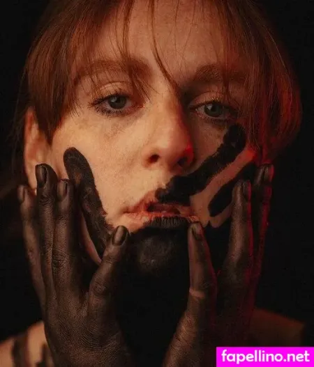 Suesses Rot OnlyFans Thumbnail #89qnHEH8YH