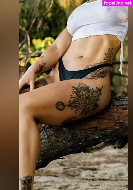 Sugar Neekz Johnson OnlyFans Thumbnail #3igohMlxqd