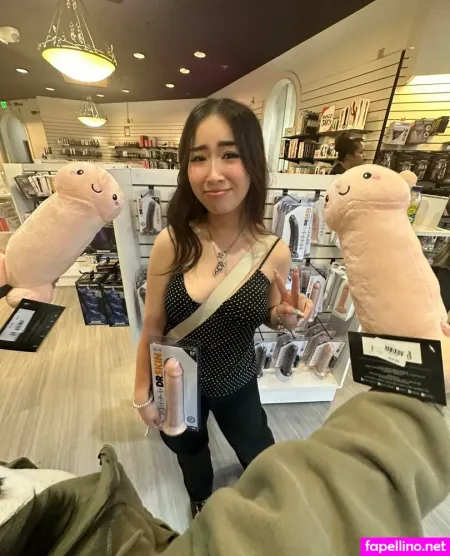 Suhwiena OnlyFans Thumbnail #HXAhpuOaXV