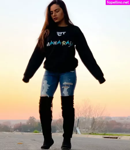 Sukh Bains OnlyFans Thumbnail #xLNnOx2DWw