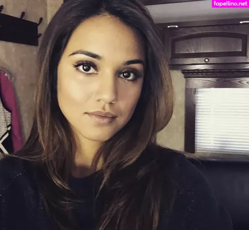 Summer Bishil OnlyFans Thumbnail #44S0lCpcOg