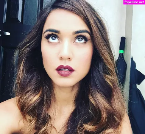 Summer Bishil OnlyFans Thumbnail #BZTltjpNrC