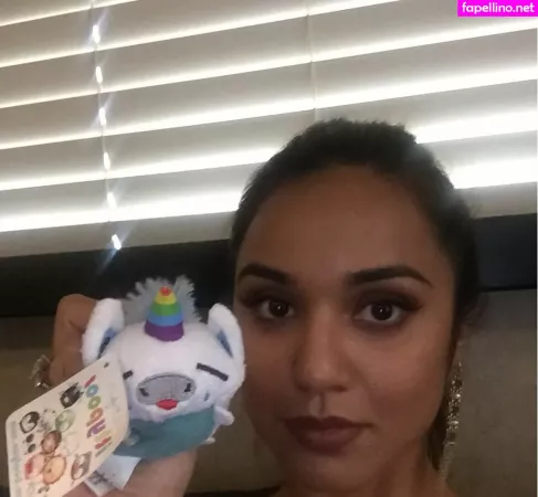 Summer Bishil OnlyFans Thumbnail #HaNdMsJjFP