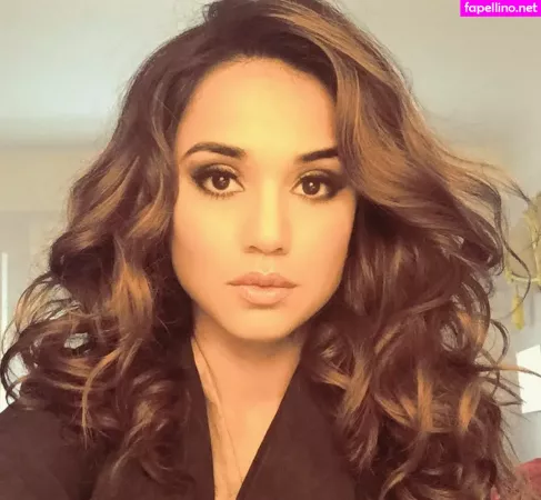 Summer Bishil OnlyFans Thumbnail #Xao2qy4UMJ