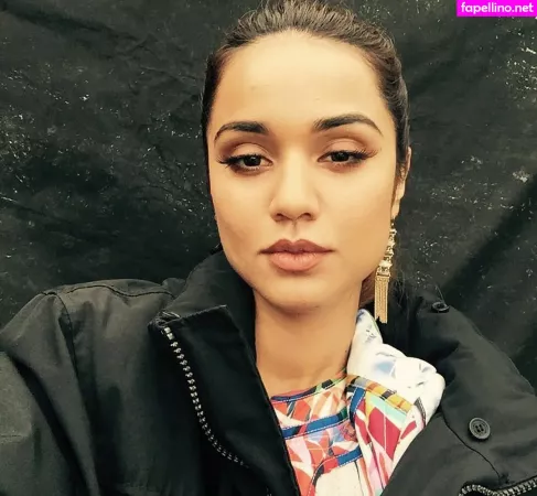 Summer Bishil OnlyFans Thumbnail #zMtLAQwbQG