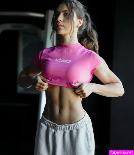 Summer Farage OnlyFans Thumbnail #69WHLhu3VE