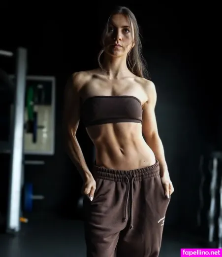 Summer Farage OnlyFans Thumbnail #E0ANqW8RlM