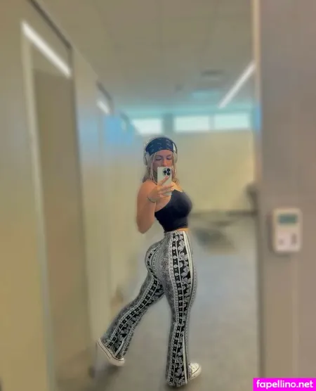 Summer Larkin OnlyFans Thumbnail #2Br5zPmIuY