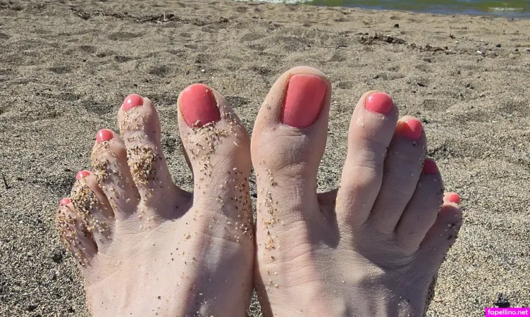 Summersfancyfeet OnlyFans Thumbnail #qtj9AXhsWv