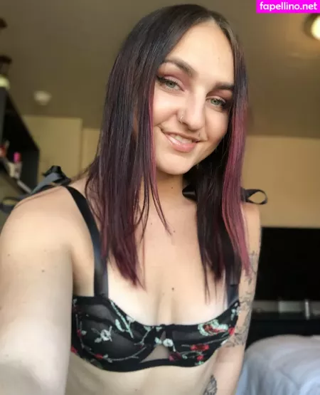 Summersue22 OnlyFans Thumbnail #NNDbwZTvII