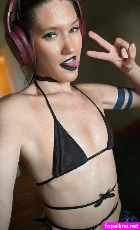 Sun4daez OnlyFans Thumbnail #FLD0EhjAZ1