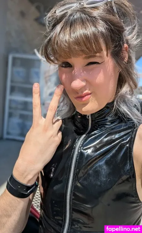 Sun4daez OnlyFans Thumbnail #QfKQzRLdX9