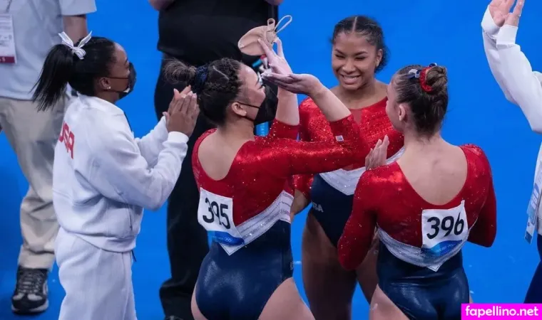 Suni Lee OnlyFans Thumbnail #g7yCyLJqKr