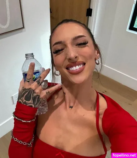 Sunny Christina OnlyFans Thumbnail #GmRGtufaVt