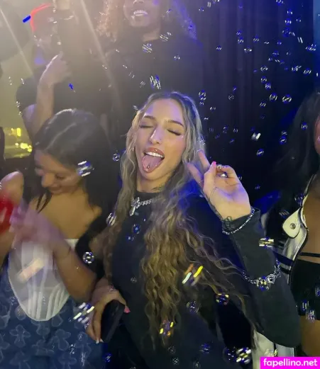 Sunny Christina OnlyFans Thumbnail #eDjdzeB6eT