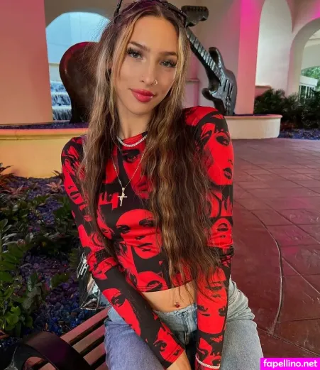 Sunny Christina OnlyFans Thumbnail #eXbe1BwnVe