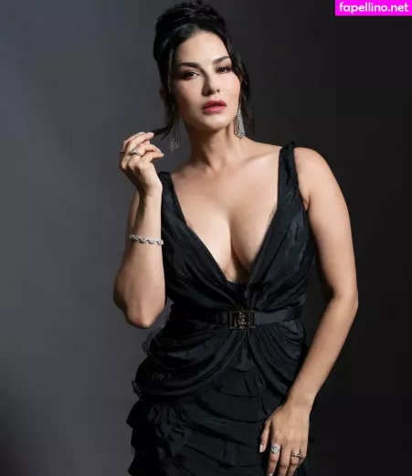 Sunny Leone 1 OnlyFans Thumbnail #AWVNPgz6ow