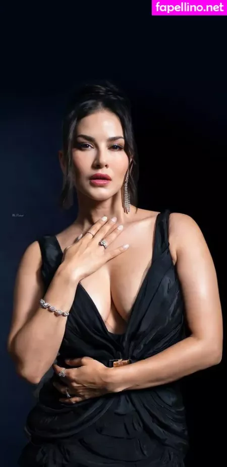 Sunny Leone 1 OnlyFans Thumbnail #fwYg6vdMso