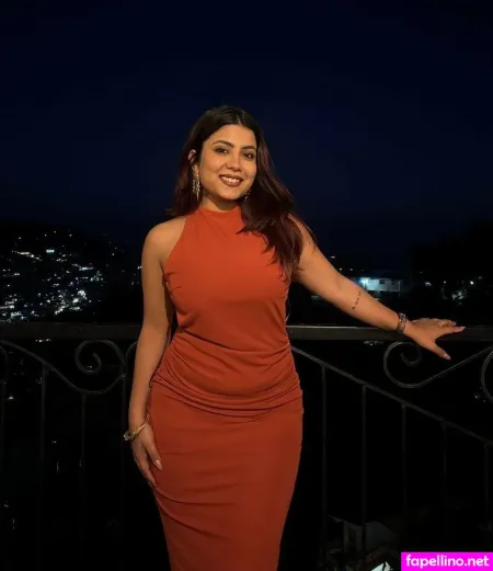 Suramya Pandiya OnlyFans Thumbnail #GiLeEj8SYt