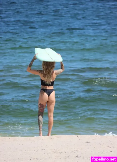 Surfwithclaire 14 OnlyFans Thumbnail #Askir3UCHn