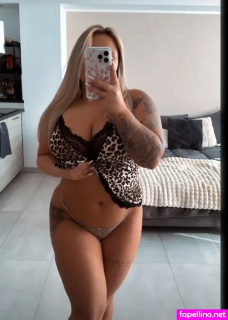 Susan Suundsangleichsusan OnlyFans Thumbnail #0hFj6NkNDp