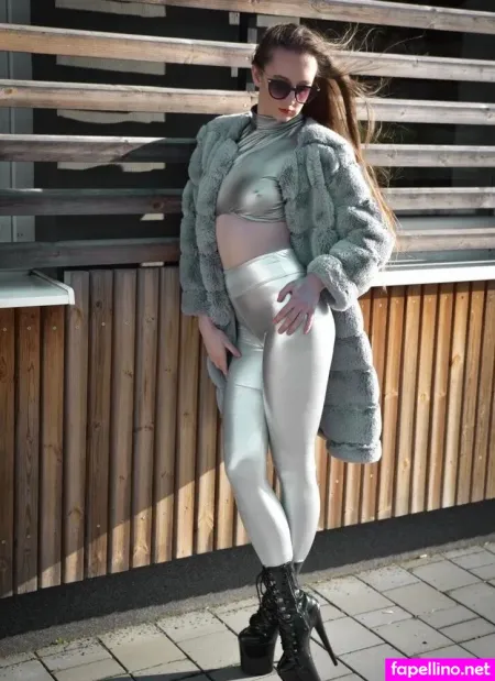 Susanna Barna OnlyFans Thumbnail #i1B01g117H