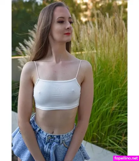 Susanna Barna OnlyFans Thumbnail #w2YMHfCq3Y